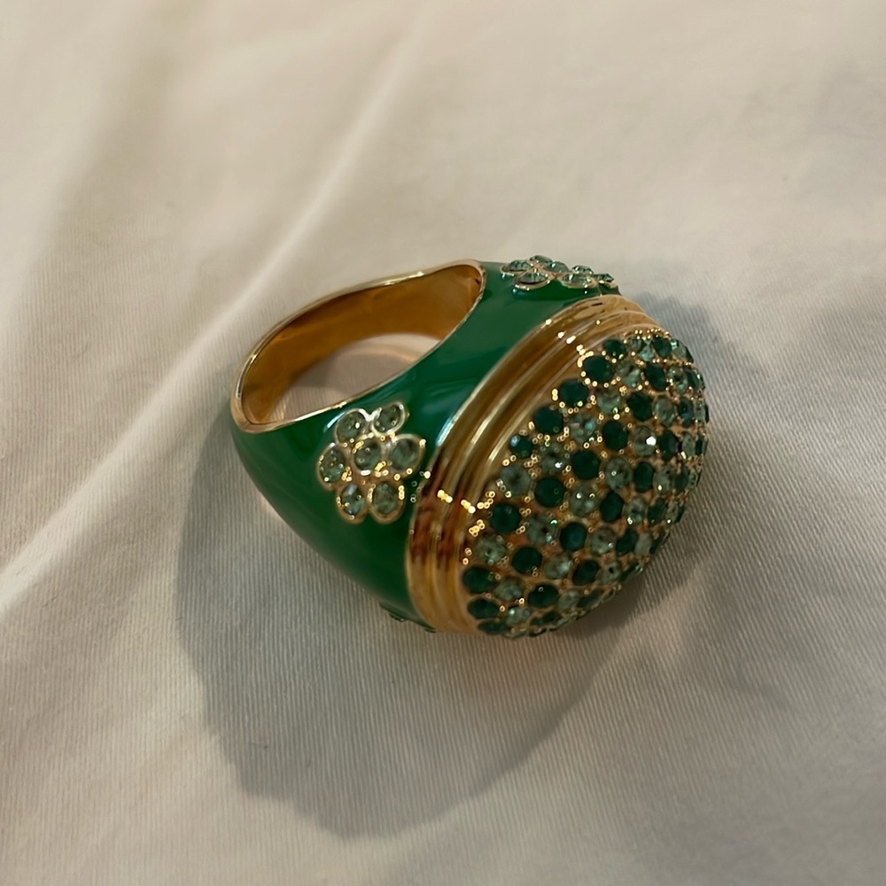 Akkad emerald Swarovski style gems sz10 ring